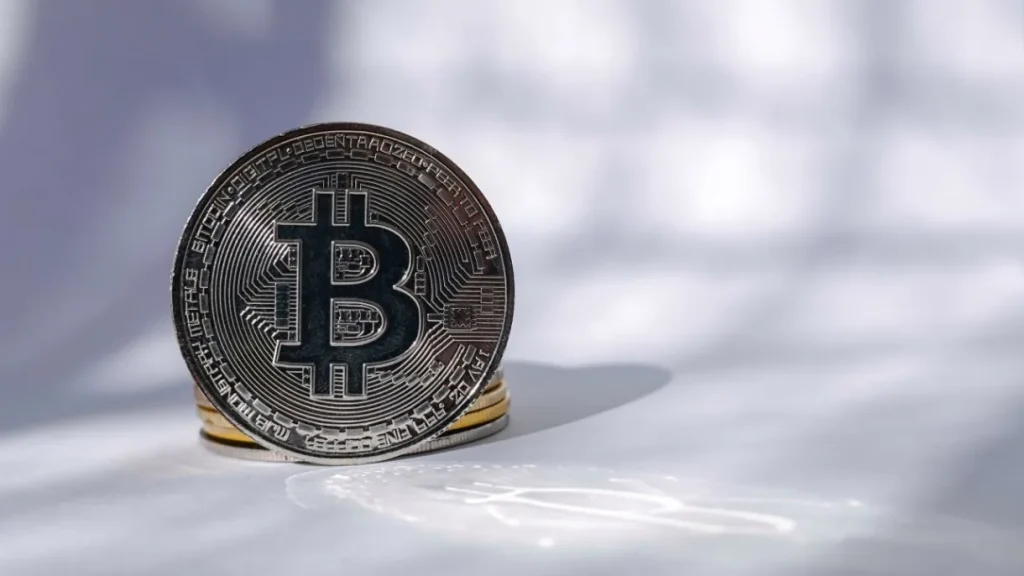 Bitcoin Defends $62K After Brutal Crypto Sell-Off