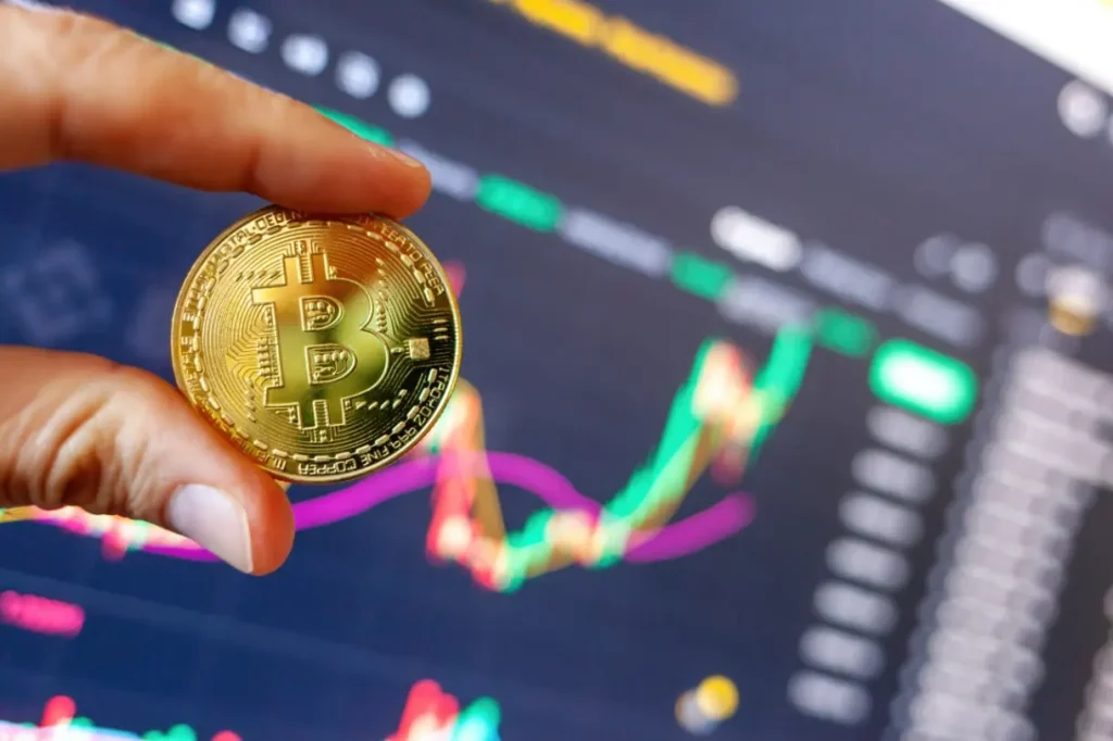 Bitcoin Dips Below $59K as ETFs Let Go of $696 Million and Options Expire